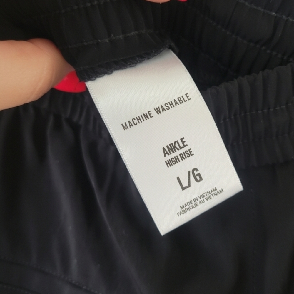 Express Black Drawstring Jogger Pants – Comfy Sleek Fit Size L - Picture 9 of 13